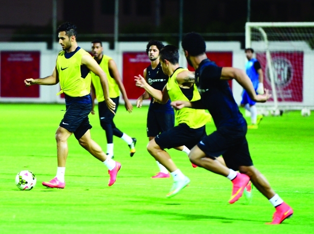 "من تدريبات المنتخب الأولمبي استعداداً لمباراته أمام الهند غداً \t البيان"