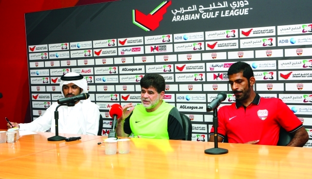 "عبدالوهاب يتحدث خلال المؤتمر الصحافي"
