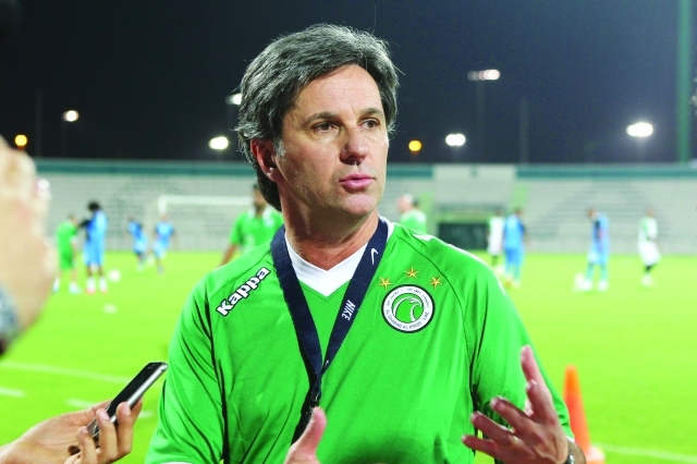 "كايو جونيور مدرب الشباب"