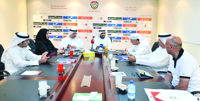 "أعضاء اللجنة الفنية باتحاد الكرة خلال اجتماعهم الأخير البيان"