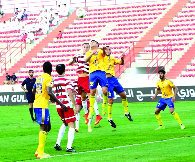 "التعادل يفرض نفسه في مباراة الفجيرة والظفرة تصوير: محمد حنيف"
