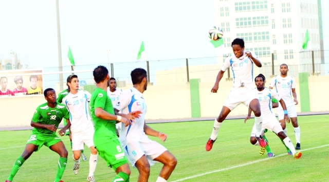 "جانب من لقاء العروبة وحتا في دوري الدرجة الأولى البيان"