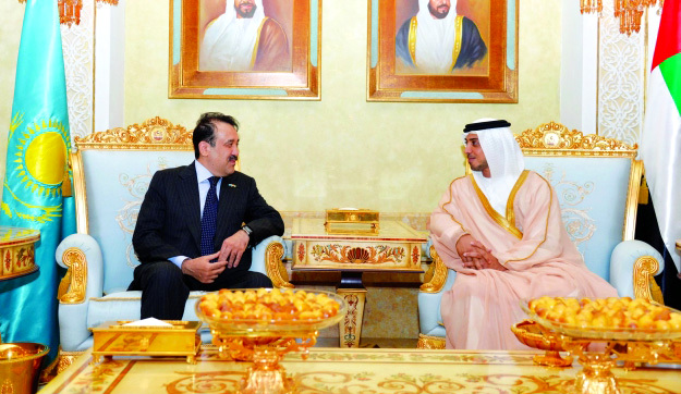 "ويبحثان علاقات التعاون"