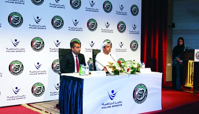 "فهد علي وأشرف السيد خلال المؤتمر الصحافي"