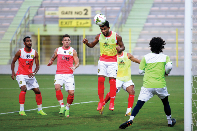 "جانب من تحضيرات الوصل للمباراة البيان"