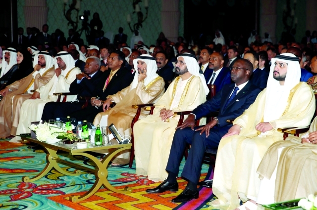 "محمد بن راشد يتابع فعاليات المنتدى العالمي الأفريقي للأعمال بحضور حمدان بن محمد ومكتوم بن محمد وأحمد بن سعيد والرؤساء الافارقة الضيوف أمس في دبي          \t       تصوير  ـــ خليفة اليوسف"