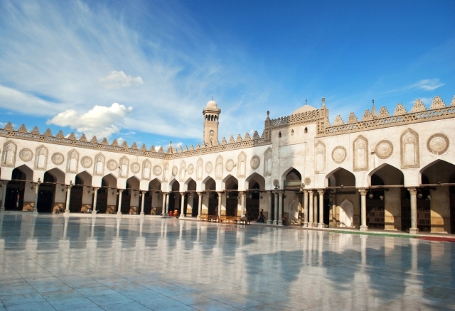 "صحن الأزهر الشريف"