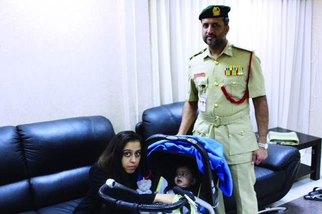 "الأم وابنها في رعاية شرطة دبي من المصدر"