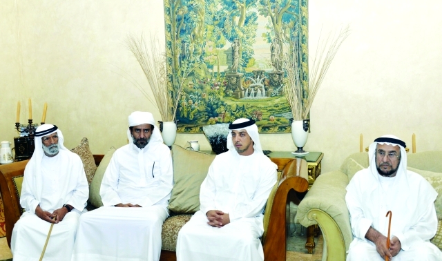 "منصور بن زايد خلال العزاء وام"
