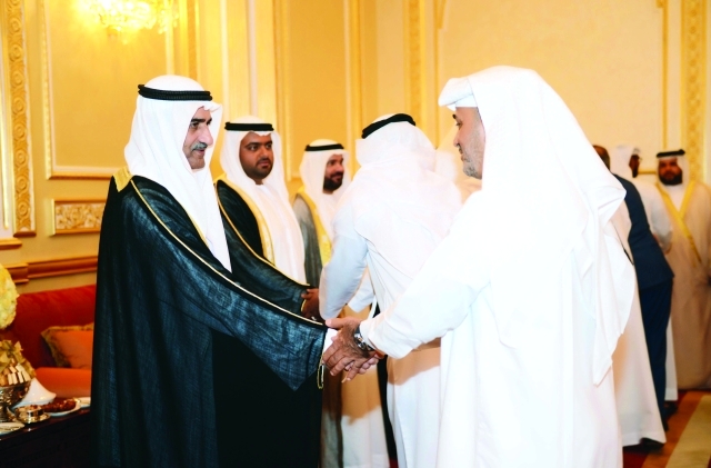 "ويستقبل جموع المهنئين"