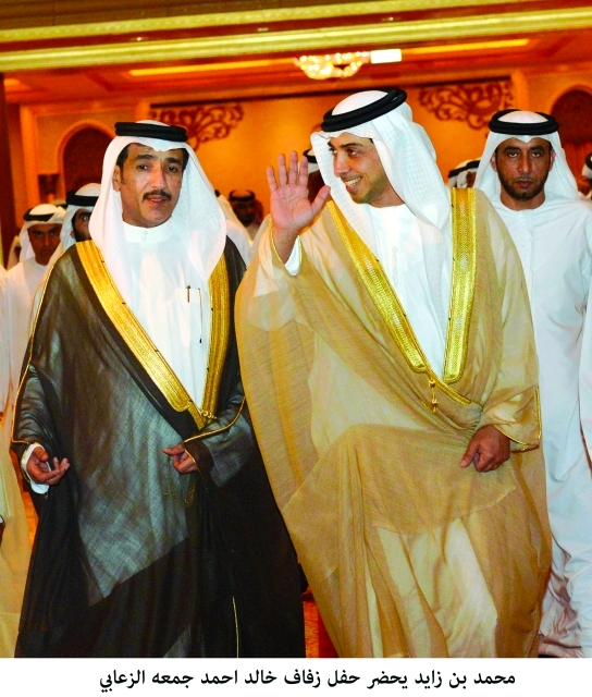 "صورة 3 منصور بن زايد خلال حضوره الحفل"