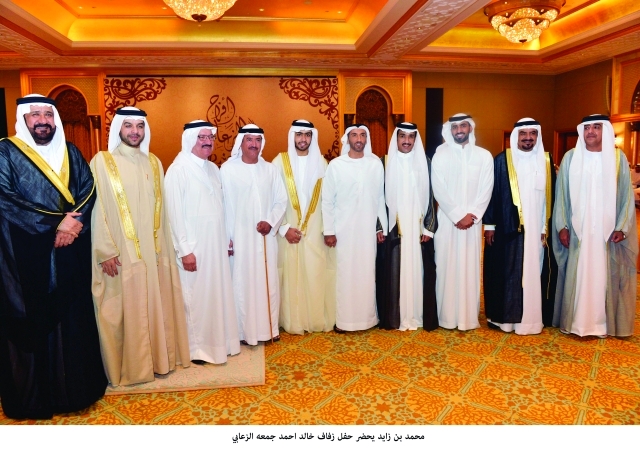 "نهيان بن زايد يتوسط أحمد الزعابي ونجله خالد بحضور سلطان بن حمدان و كبار الشخصيات"