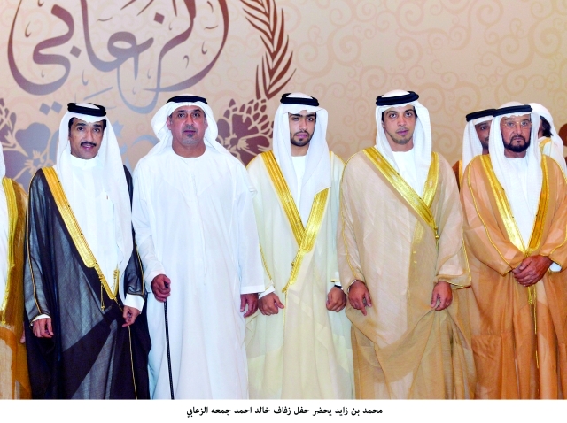"منصور بن زايد وسلطان بن خليفه خلال حضورهما حفل زفاف خالد أحمد الزعابي    \t\t\t\t\t\t\t\t         وام"