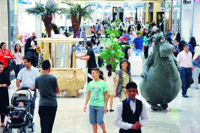 "إقبال كبير على فعاليات العيد في مراكز التسوق    \t   البيان"
