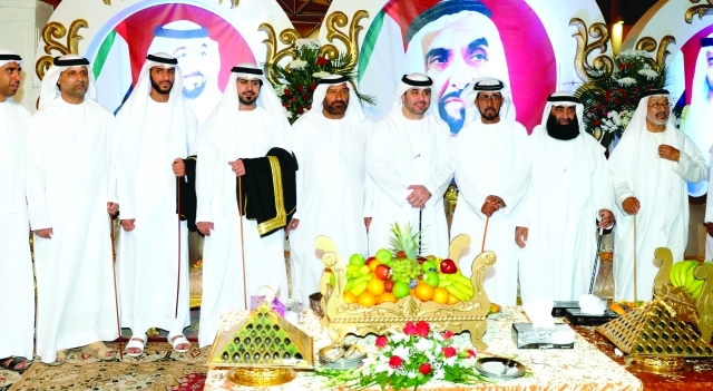 "خالد بن ناصر الريسي ومحمد سعيد النيادي وخميس بن سعيد الريسي وسيف بن خالد الريسي وسليم حمد الجنيبي والعريسان حمدان وفيصل الريسي"