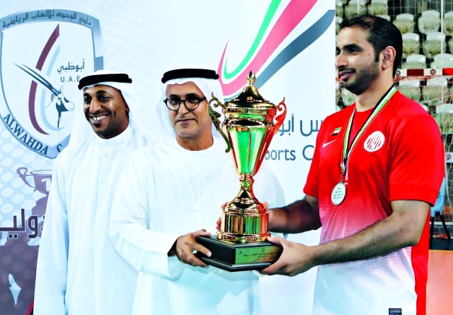 "تكريم جويلوم لاعب الجزيرة أفضل ضارب"