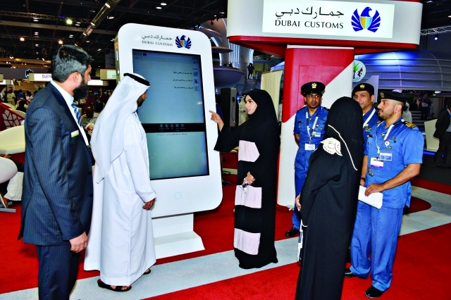 "جمارك دبي تطلق خدمات الساعة الذكية"