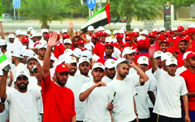 "تفعيل مشاركة الشباب التطوعية في مختلف المجالات الصحية والتعليمية والثقافية"