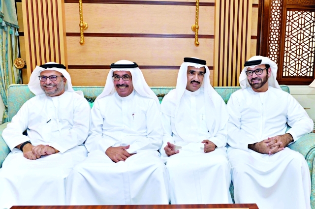 "محمد القرقاوي وأنور قرقاش وعبد الله غباش وأحمد جمعة الزعابي"