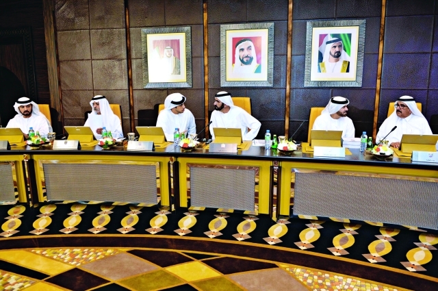 "محمد بن راشد يترأس اجتماع المجلس بحضور حمدان بن راشد ومنصور بن زايد ونهيان وحمدان بن مبارك ومحمد القرقاوي تصوير: سيف محمد"