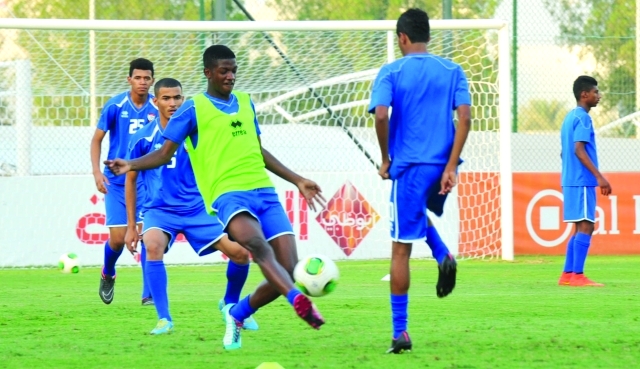 "جانب من تدريبات منتخب الشباب 97البيان"
