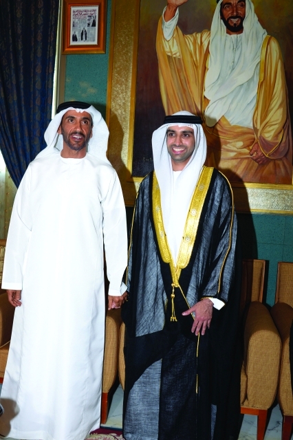"نهيان بن زايد والعريس سلطان فاضل الدرمكي"