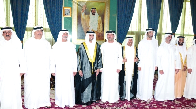 "هزاع بن زايد وسعيد بن زايد وسيف بن زايد والشيوخ يحضرون أفراح الدرمكي"