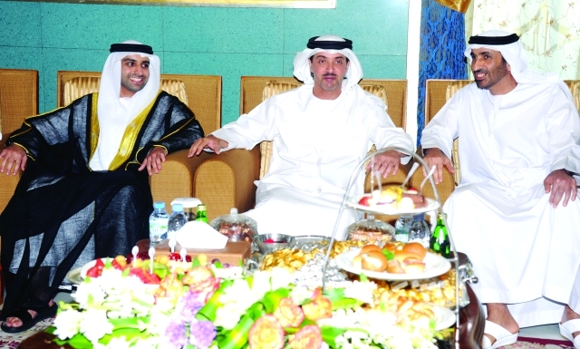"9ـ هزاع بن زايد وسعيد بن زايد والعريس سلطان"