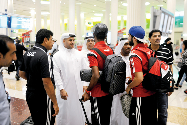 "بعثة المنتخب لدى وصولها مطار دبي"