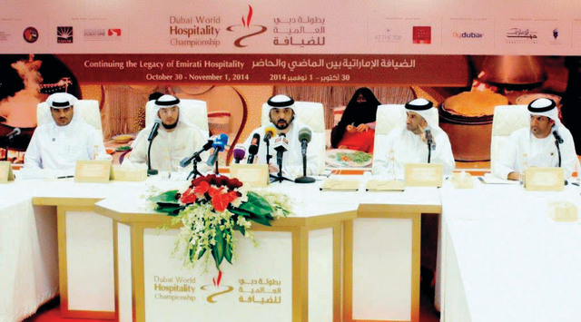 "أحمد بن حارب والشريف وبن ثالث والفلاسي والجناحي خلال المؤتمر الصحافي"