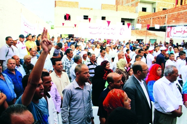 "تجمع انتخابي لحركة نداء تونس في إطار الحملة الانتخابية للتشريعيات\t\t\t\t البيان"