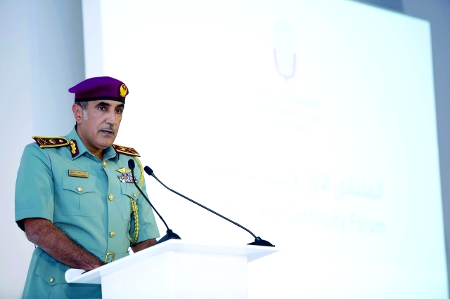 "محمد الرميثي يلقي الكلمة الافتتاحية للملتقى"