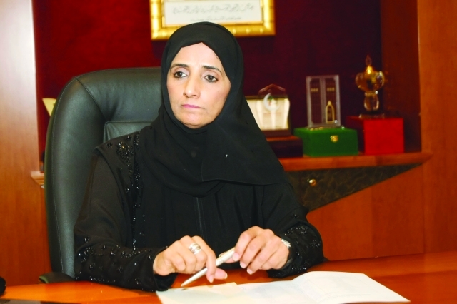 "الشيخة عزة النعيمي مدير عام مؤسسة حميد بن راشد الخيرية في عجمان تصوير يونس يونس"