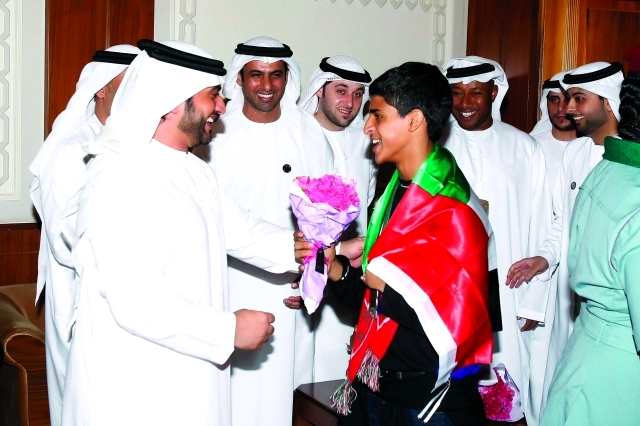 "..ومع أحد الأبطال \t\t البيان"
