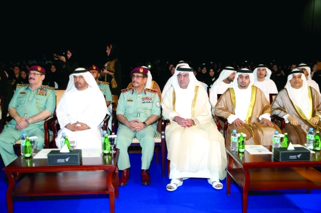 "خليل بدران وحميد الهديدي خلال الحفل"