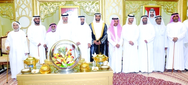 "محمد أحمد بن سرور وعبدالله بن بدوة وفاضل سيف الدرمكي وأسرة العريس"