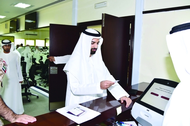 "ولي عهد رأس الخيمة في معسكر الرحمانية بمركز تجنيد الشارقة"