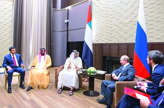 "محمد بن زايد لدى لقائه بوتين بحضور طحنون بن محمد وعبدالله بن زايد \t وام"