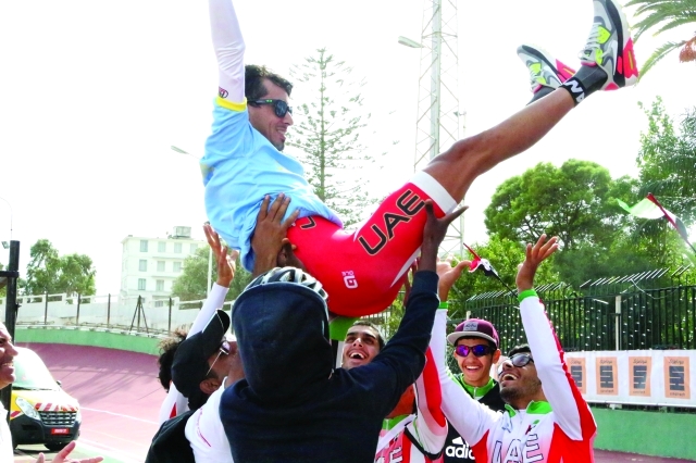 "منتخب الدراجات يحتفل بيوسف ميرزا"