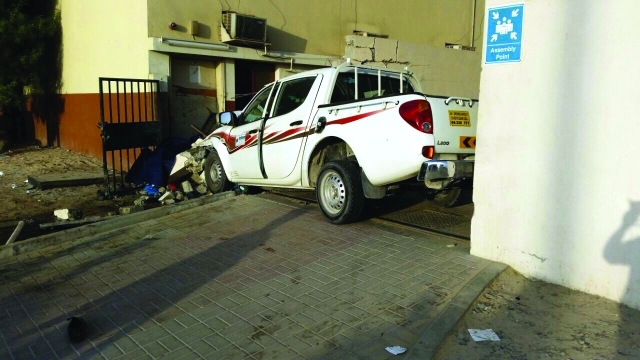 "مركبة بيك أب دهست شخصين من حراسة الشركة"