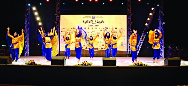 "رقصات فلكلورية أضفت حيوية خاصة على برامج الفعاليات        من المصدر"