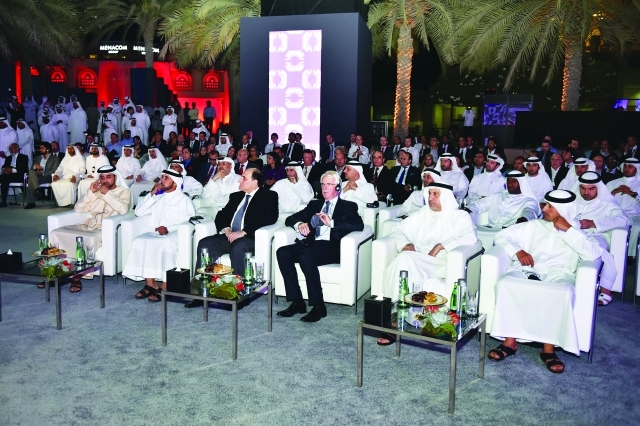 "الحضور وضيوف المدينة خلال الاحتفال"