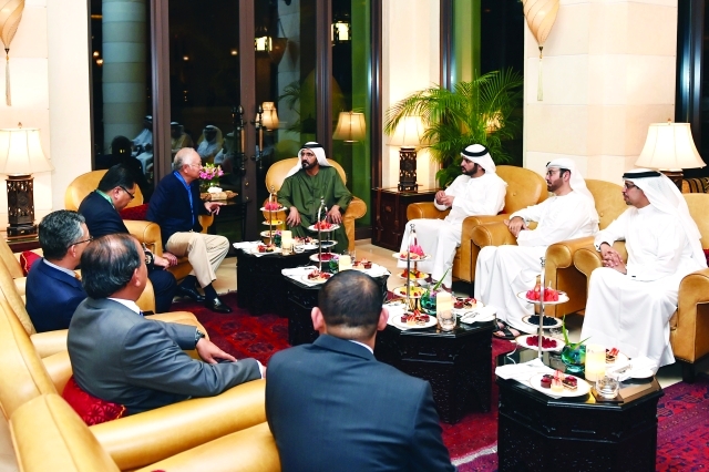 "نائب رئيس الدولة خلال جلسة المباحثات مع رئيس وزراء ماليزيا والوفد المرافق"