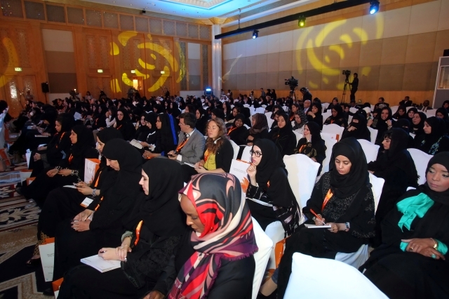 "المرأة الإماراتية وجدت دعماً استثنائيا من القيادة"