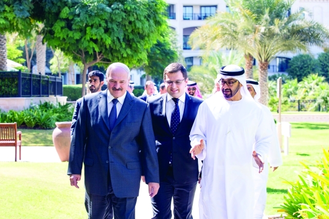 "ولي عهد أبوظبي في حديث مع رئيس بيلاروسيا"