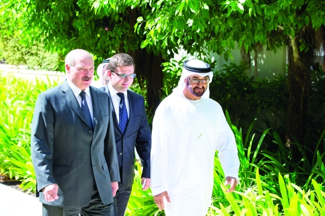 ".. وسموه مع ضيف البلاد"