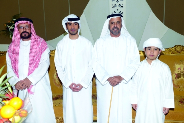 "العريس ووالده ووالد العروس"