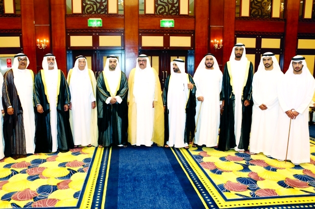 "حمدان بن راشد ونهيان بن مبارك وجمعة الماجد والعريس ووالده وعدد من كبار الحضور"