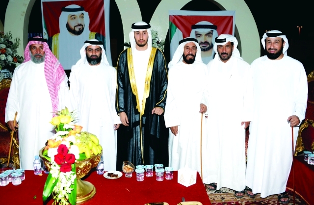 "العريس ووالده وهادف راشد بن طريبيش ومسلم عبدالله بن عري المزروعي وعيسى القمزي وعبيد مبارك المنصوري"
