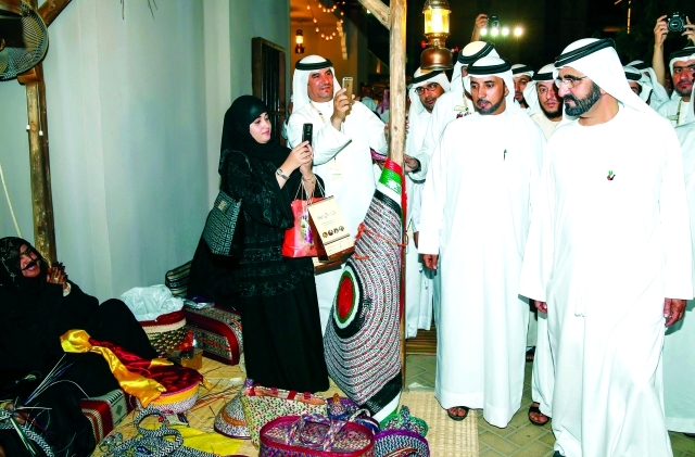 "محمد بن راشد متفقداً فعاليات البطولة"